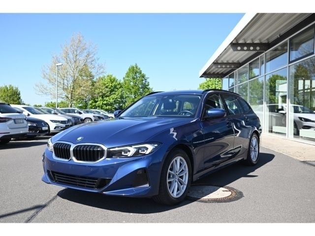 Blau Gebraucht 2022 BMW 320 Shadowline Kombi | 30.990 € (Guter Preis) - Bild 1/4