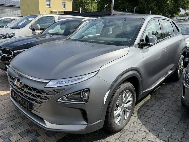 Grau titanium grey / mat (metallic) Gebraucht 2022 Hyundai Nexo SUV | 15.500 € (Superpreis) - Bild 1/4