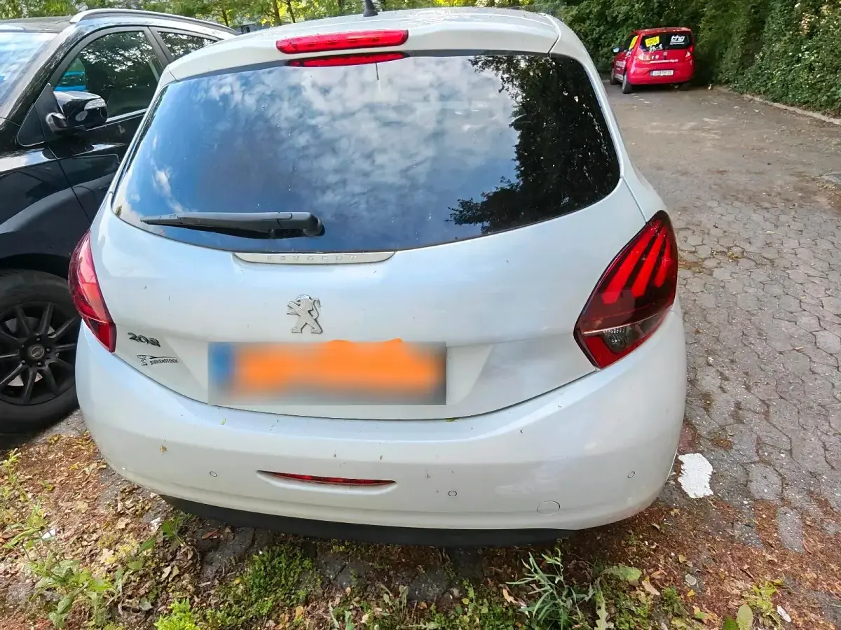 Gebraucht Peugeot 208 Style 85 PS (62 kW) 2018 Andere farben Kleinwagen