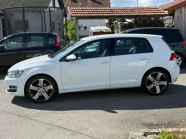 Gebraucht VW Golf VII 125 PS (91 kW) 2016 Weiß Limousine