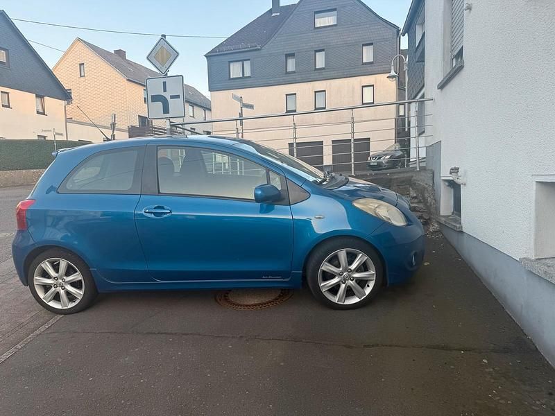 Blau Gebraucht 2007 Toyota Yaris Kleinwagen | 2.800 € (Guter Preis) - Bild 1/4