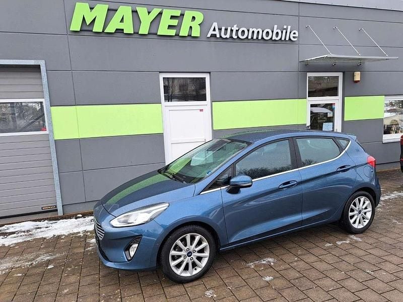 Blau Gebraucht 2019 Ford Fiesta Titanium Kleinwagen | 10.990 € (Guter Preis) - Bild 1/4
