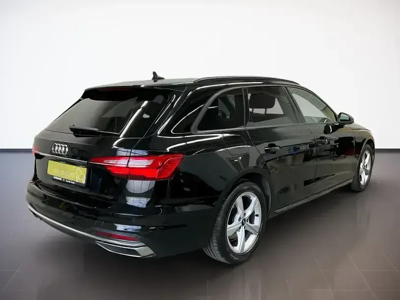 Używany Audi A4 Advanced Plus 204 KM (150 kW) 2022 Czarny Kombi