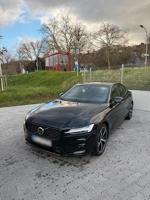 Gebraucht Volvo S60 250 PS (183 kW) 2023 Schwarz Limousine