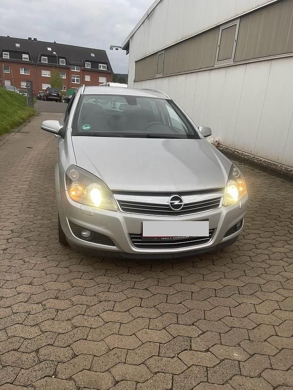 Second-hand Opel Astra 116 CP (85 kW) 2009 Gri Break