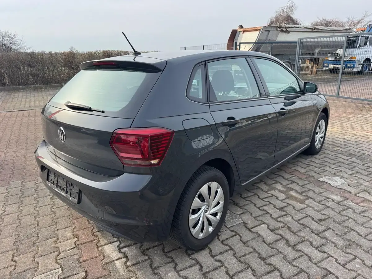 Second-hand VW Polo Comfortline 65 CP (47 kW) 2019 Gri Hatchback
