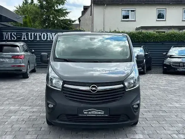 Gebraucht Opel Vivaro 125 PS (91 kW) 2018 Grau Van / Kleinbus