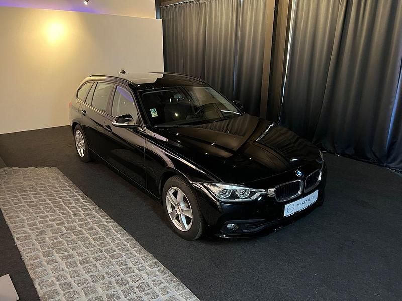 Gebraucht BMW 318 Performance 150 PS (110 kW) 2019 Schwarz Kombi