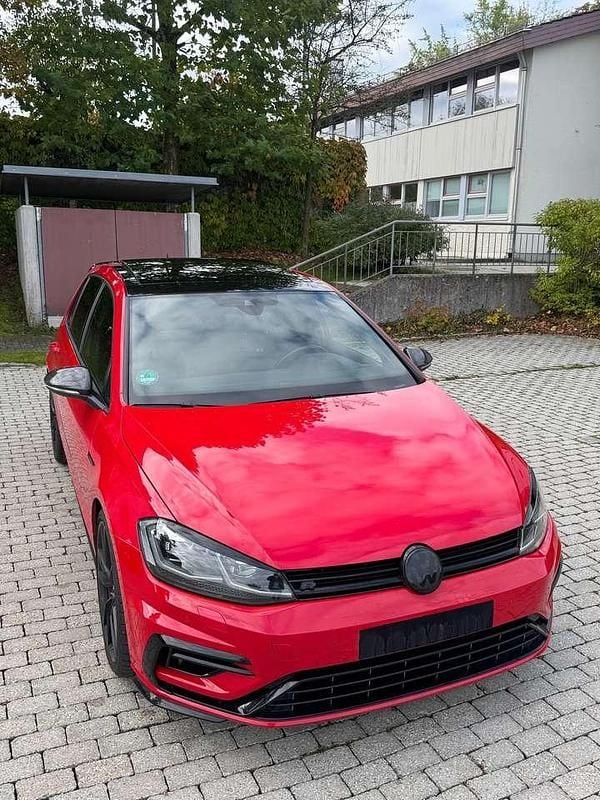Rot Gebraucht 2017 VW Golf VII R Kleinwagen | 26.300 € (Fairer Preis) - Bild 1/4