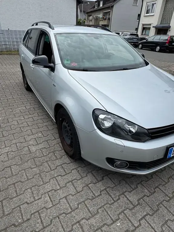 Gebraucht VW Golf VII Match 105 PS (77 kW) 2012 Silber Kombi