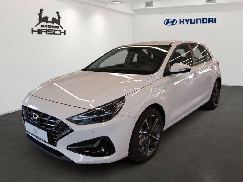 Weiß Gebraucht 2023 Hyundai i30 Trend Limousine | 22.490 € (Fairer Preis) - Bild 1/4