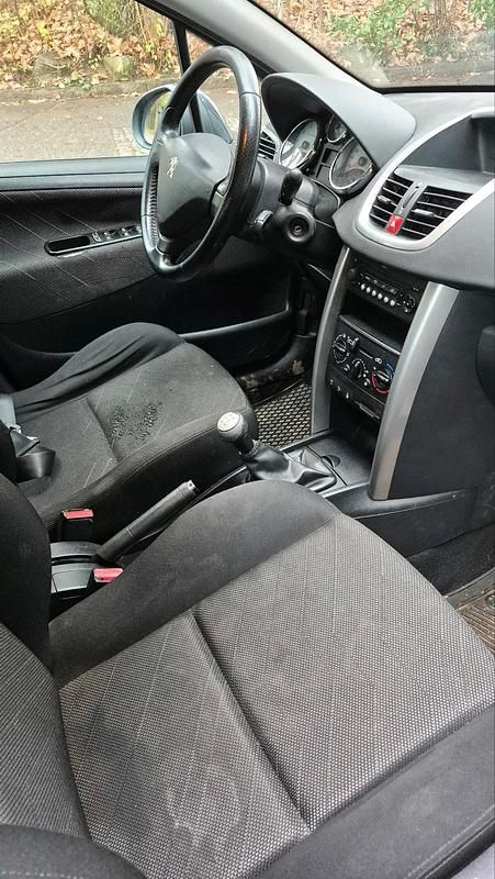 Gebraucht Peugeot 207 120 PS (88 kW) 2009 Grau Kombi