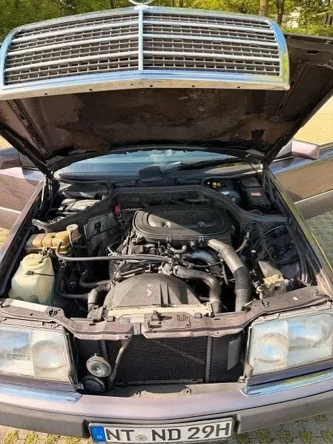 Second-hand Mercedes E230 132 CP (97 kW) 1991 Albastru Coupe