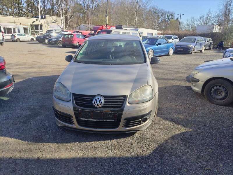 Gelb Gebraucht 2004 VW Golf IV Comfortline Limousine | 3.300 € (Fairer Preis) - Bild 1/4