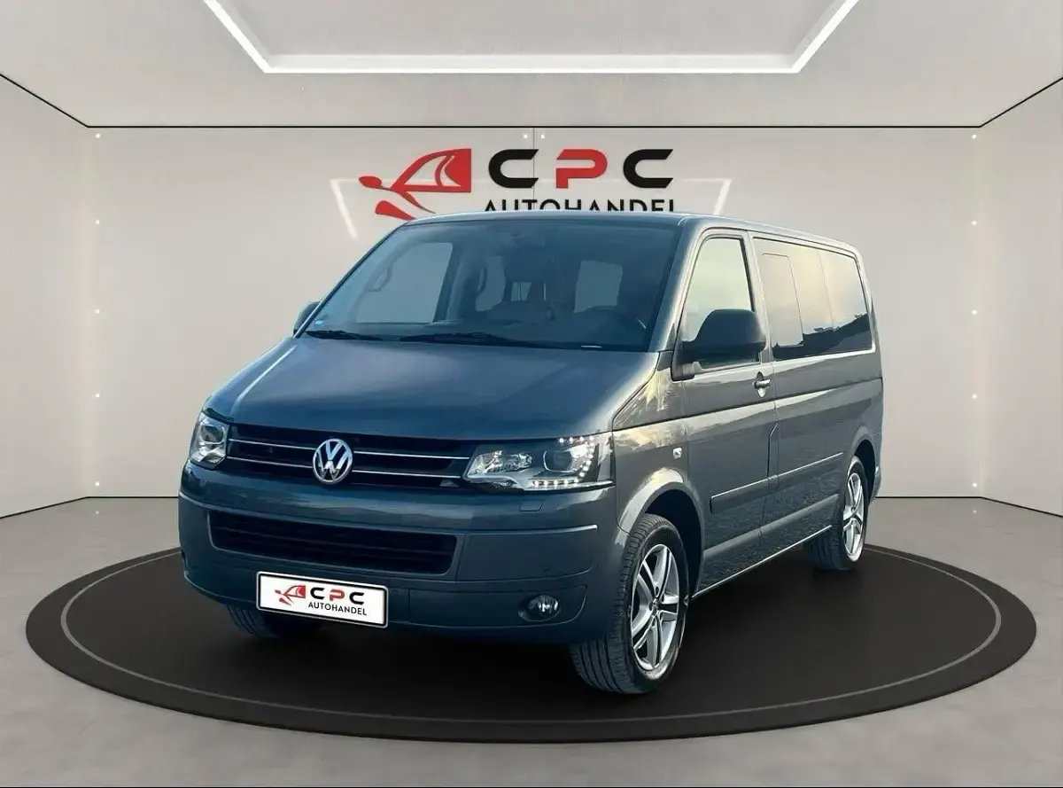 Gebraucht VW Multivan 179 PS (131 kW) 2012 Grau Van / Kleinbus