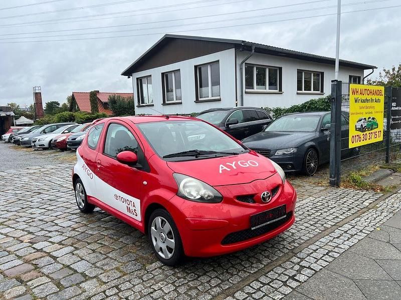 Rot Gebraucht 2008 Toyota Aygo Cool Kleinwagen | 2.950 € (Fairer Preis) - Bild 1/4
