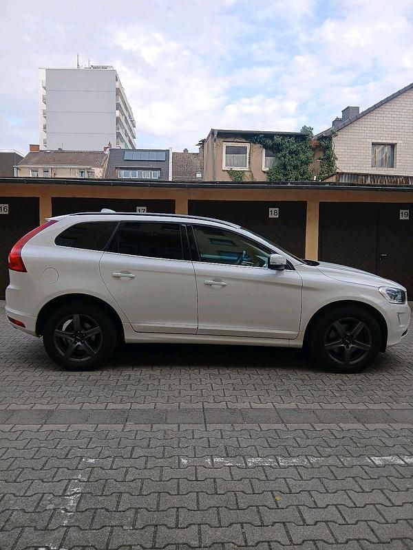 Gebraucht Volvo XC60 215 PS (158 kW) 2013 Weiß SUV