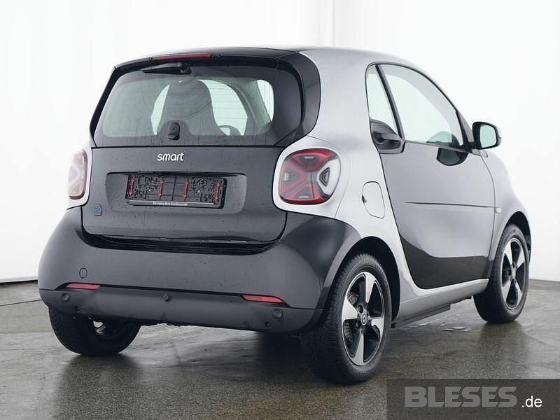 Gebraucht Smart ForTwo Coupé 60 kW (82 PS) 2024 Bodypanels in black Kleinwagen