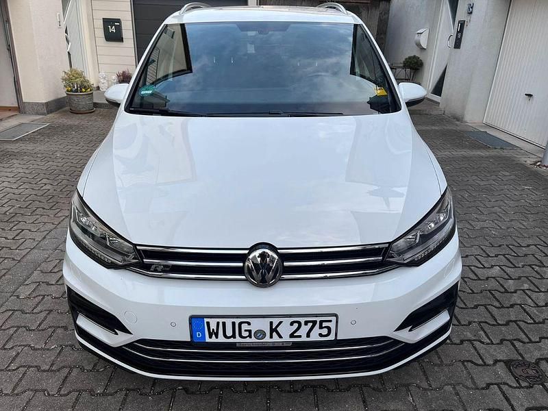 Gebraucht VW Touran Highline 181 PS (133 kW) 2018 Weiß Van / Kleinbus