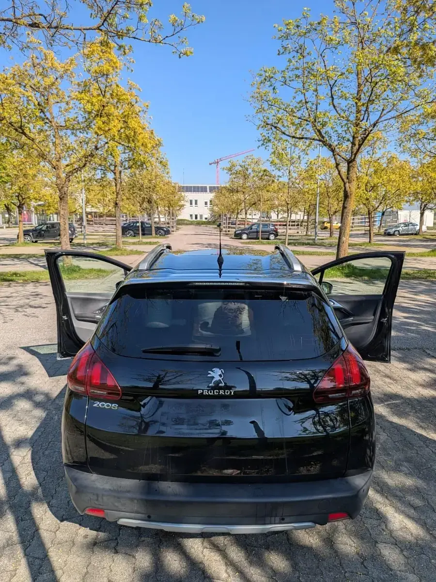 Gebraucht Peugeot 2008 110 PS (80 kW) 2019 Schwarz SUV
