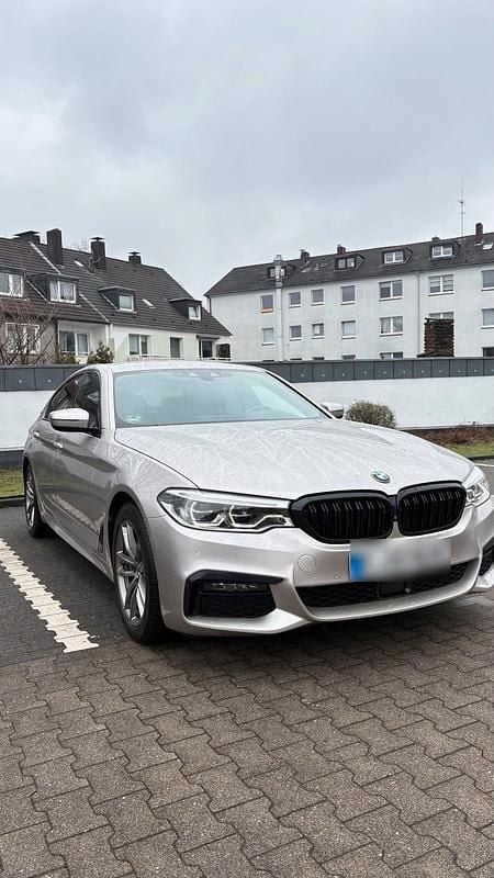 Gebraucht BMW 530e M Sport 252 PS (185 kW) 2019 Gold Limousine
