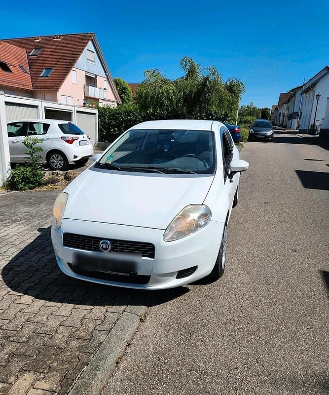 Weiß Gebraucht 2006 Fiat Grande Punto Kleinwagen | 550 € (Superpreis) - Bild 1/4