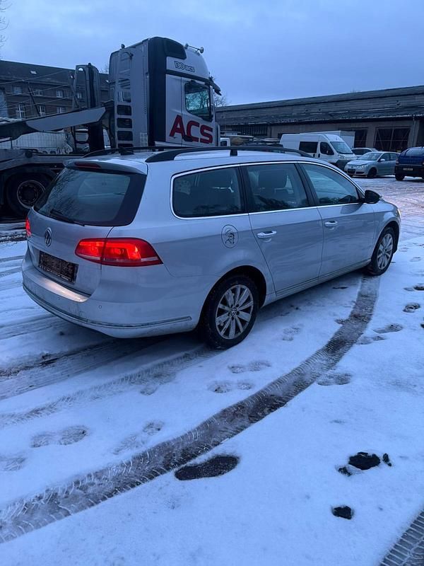 Gebraucht VW Passat 105 PS (77 kW) 2012 Silber Kombi