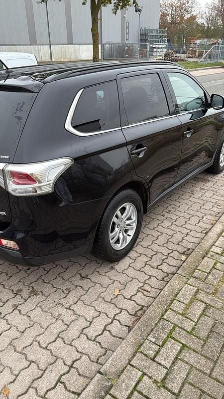 Gebraucht Mitsubishi Outlander 150 PS (110 kW) 2014 Schwarz SUV