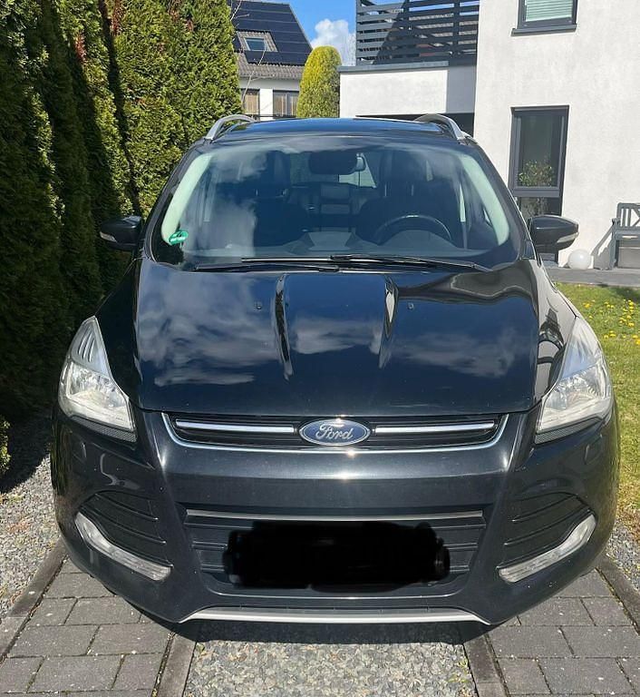Gebraucht Ford Kuga Titanium 150 PS (110 kW) 2016 Schwarz SUV