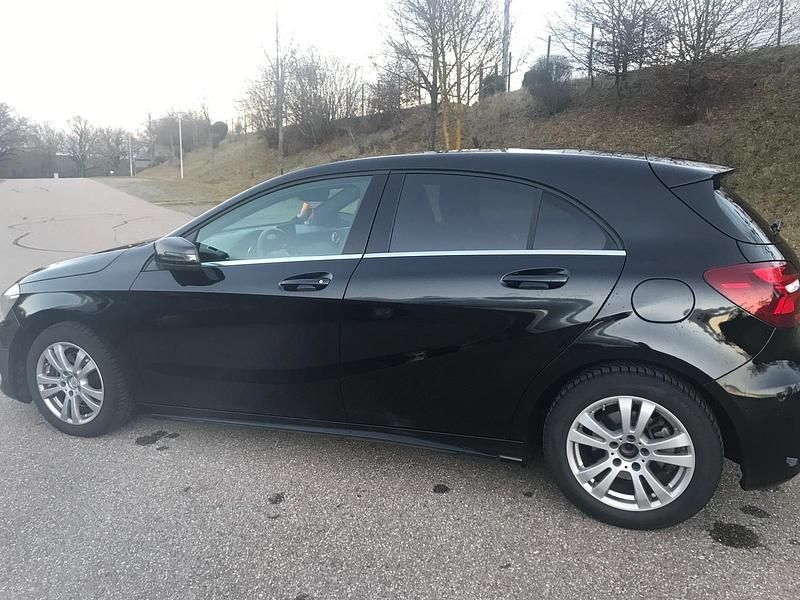 Gebraucht Mercedes A200 Edition 156 PS (114 kW) 2017 Schwarz Limousine