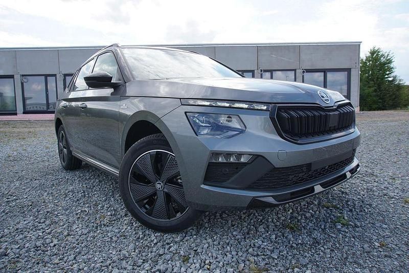 Graphitegrau metallic Neu 2025 Skoda Kamiq Monte Carlo SUV | 24.450 € (Superpreis) - Bild 1/4