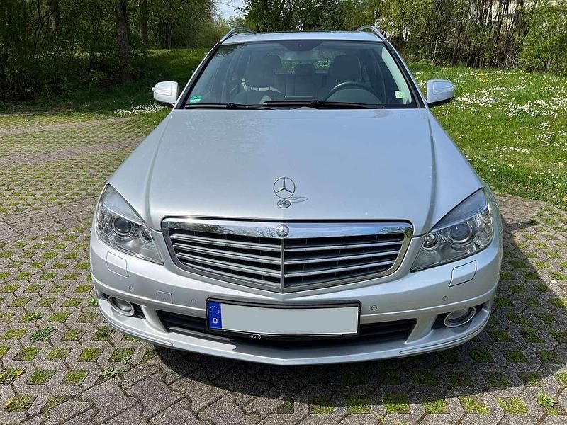 Silber Gebraucht 2008 Mercedes C200 Avantgarde Kombi | 9.800 € (Etwas zu teuer) - Bild 1/4