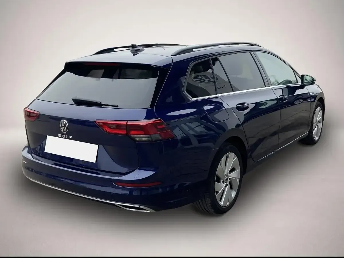 Gebraucht VW Golf VIII Style 150 PS (110 kW) 2022 Manufacturer Kombi