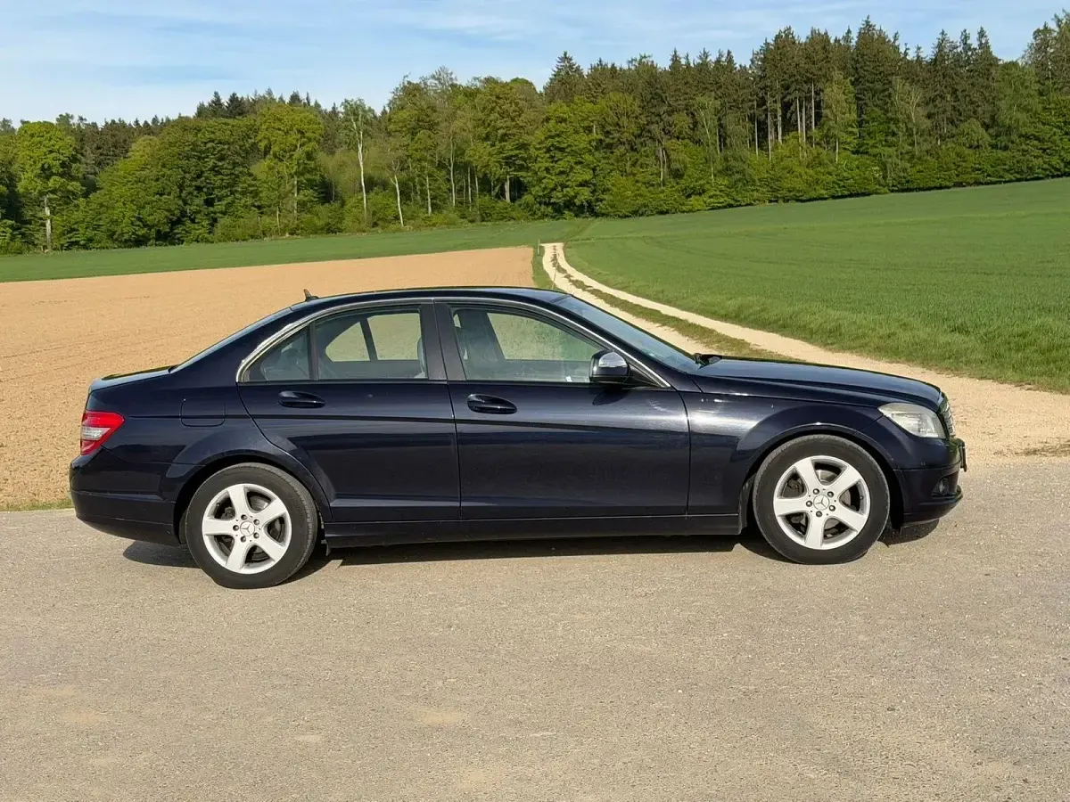 Gebraucht Mercedes C200 136 PS (100 kW) 2007 Blau Limousine