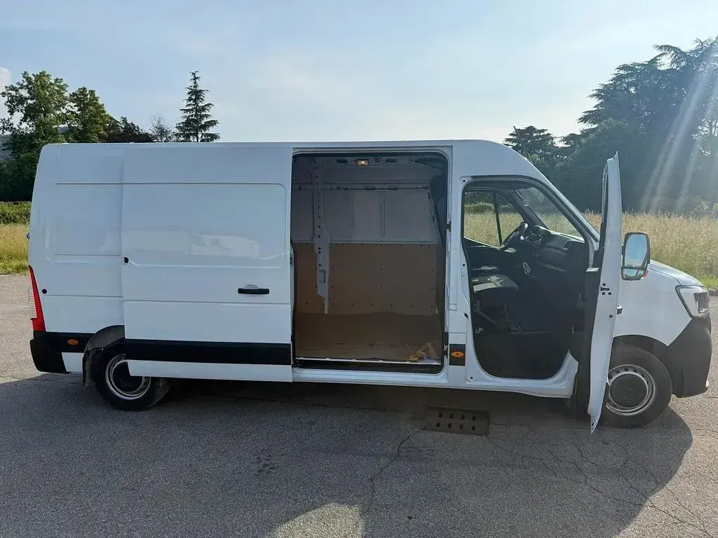 Occasion Renault Master 125 ch (91 kW) 2025 Blanc Monospace
