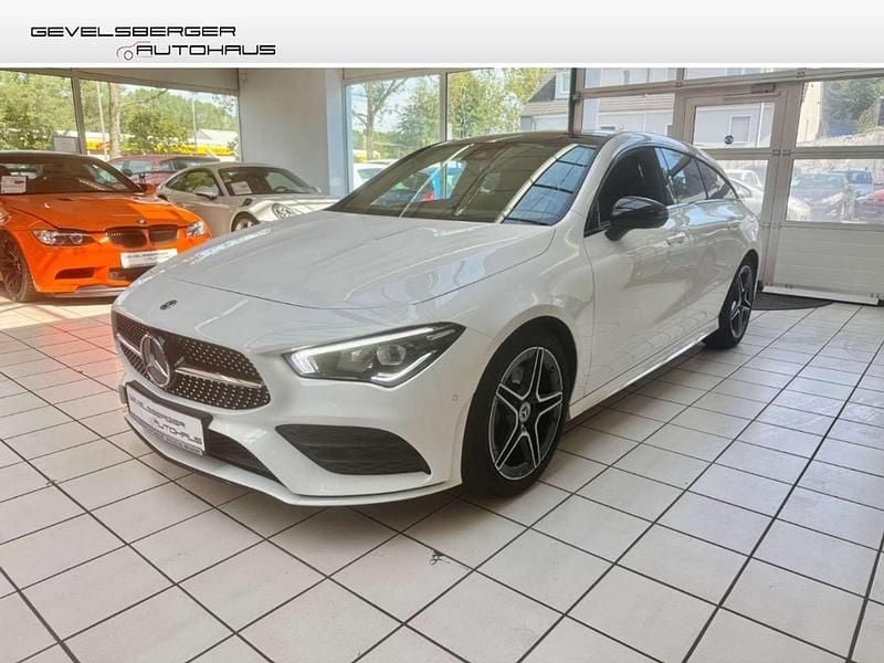 Polarweiss Gebraucht 2021 Mercedes CLA200 AMG line Kombi | 28.980 € (Fairer Preis) - Bild 1/4