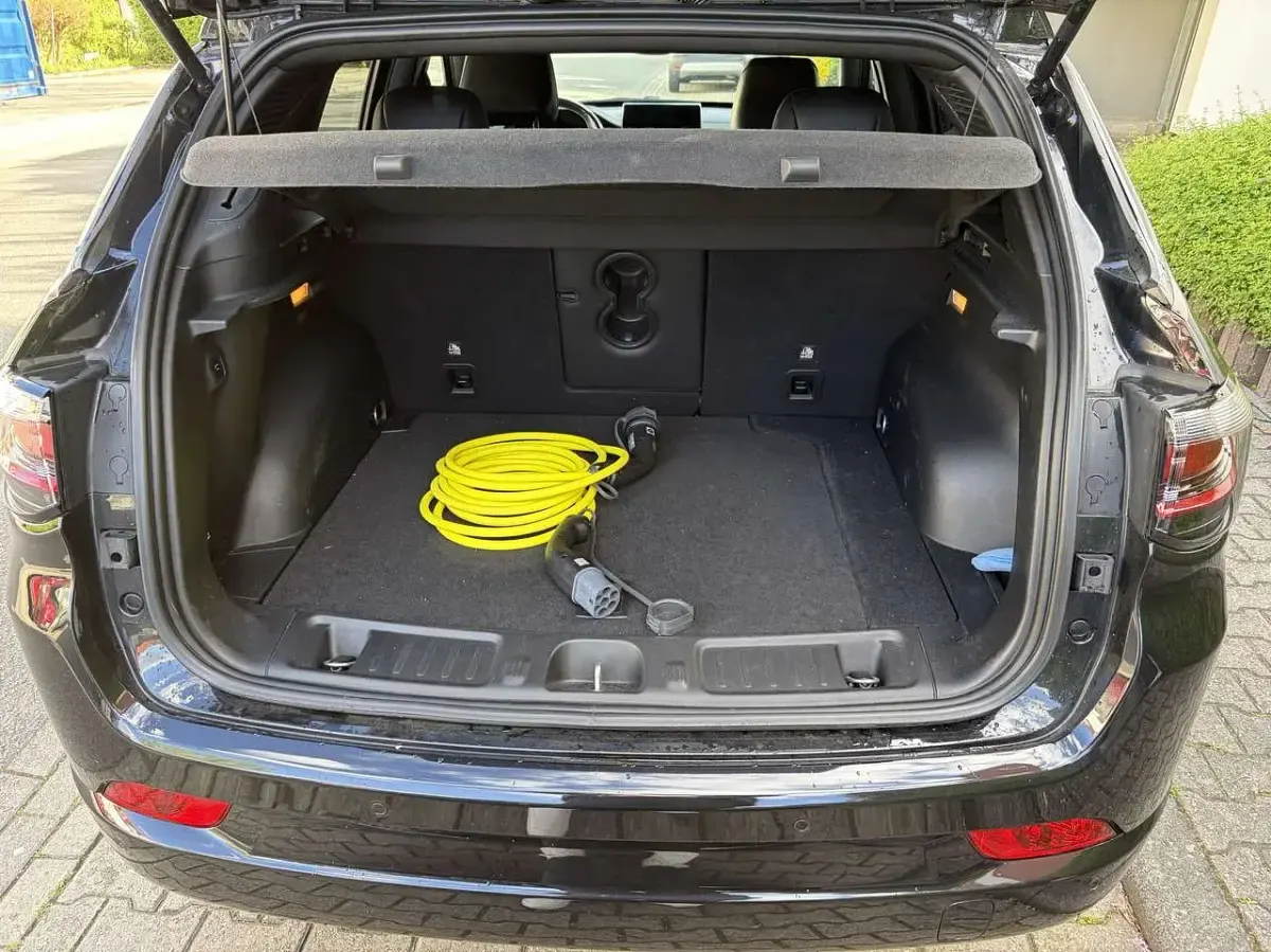 Second-hand Jeep Compass 181 CP (133 kW) 2021 Negru SUV