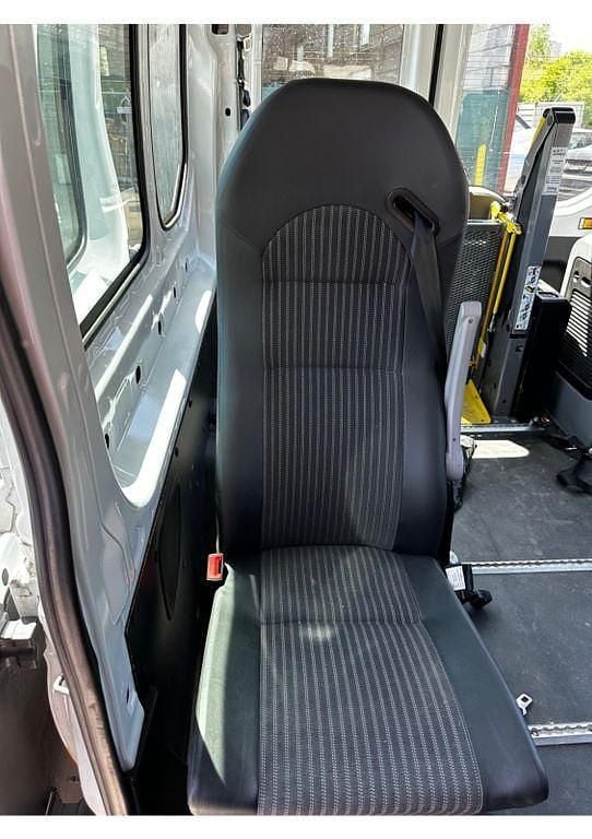 Gebraucht Ford Transit 131 PS (96 kW) 2018 Weiß Van / Kleinbus