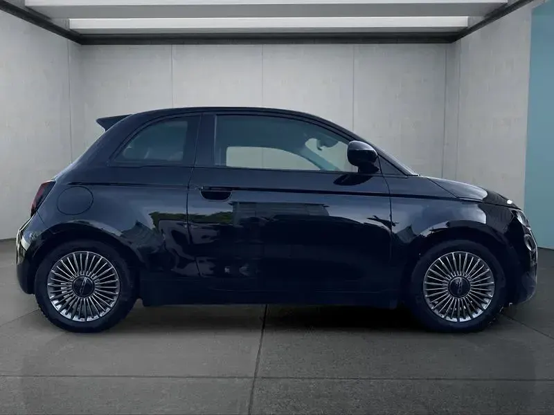 Gebraucht Fiat 500e Icon 86 kW (118 PS) 2022 Schwarz Kleinwagen