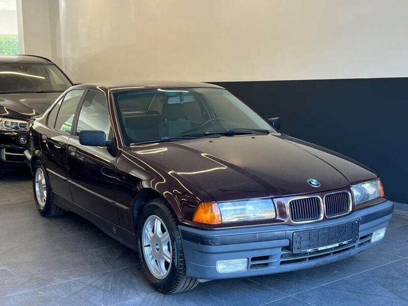 Gebraucht BMW 318 113 PS (83 kW) 1993 Violett Limousine