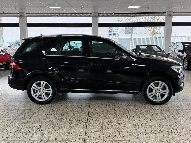 Gebraucht Mercedes ML350 258 PS (189 kW) 2012 Schwarz SUV