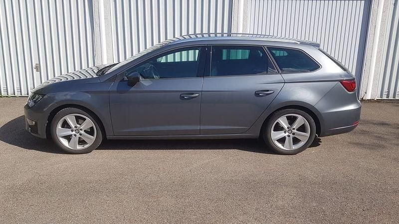 Grau Gebraucht 2017 Seat Leon ST FR Kombi | 15.300 € (Fairer Preis) - Bild 1/4