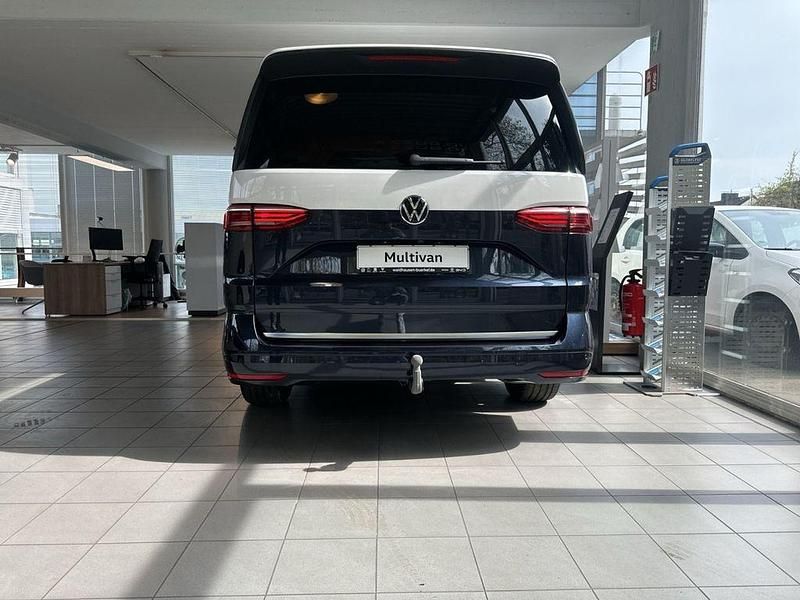 Nowe VW Multivan R 150 KM (110 kW) 2026 Niebieski Minivan