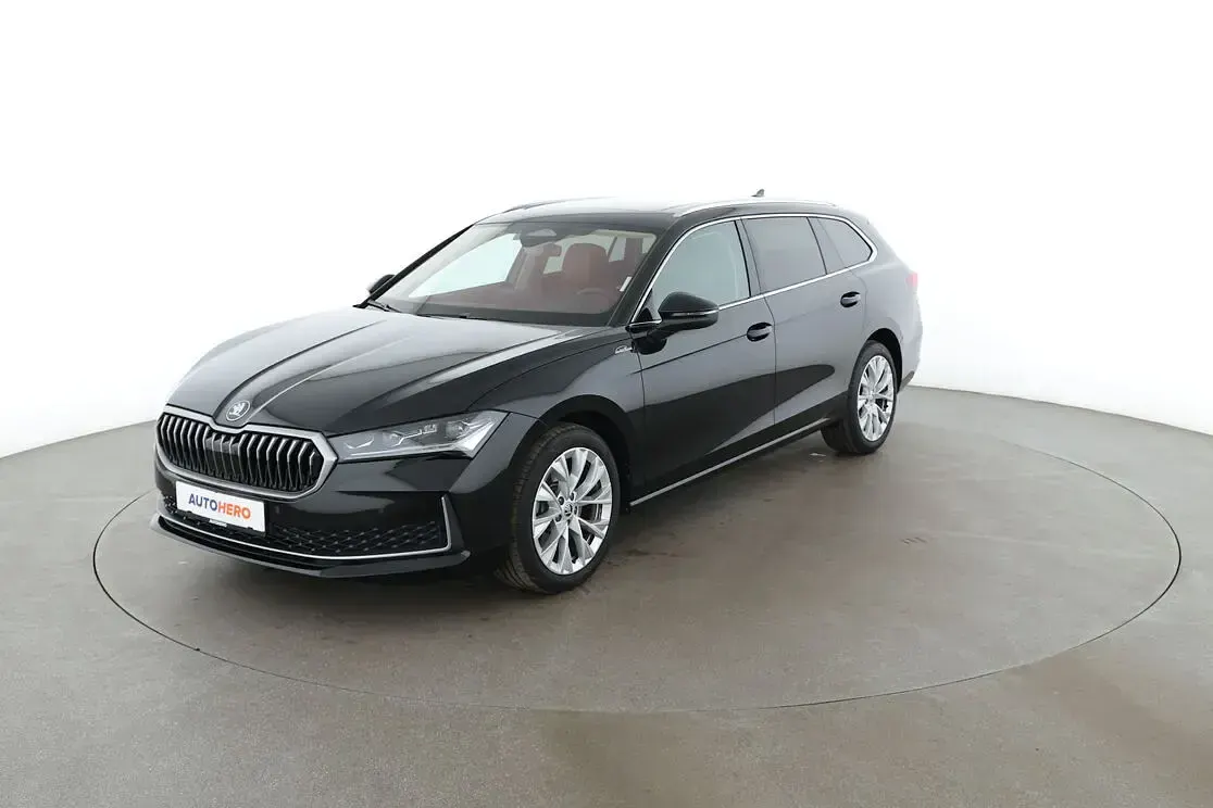 Gebraucht Skoda Superb LAURIN & KLEMENT 193 PS (141 kW) 2024 Kombi