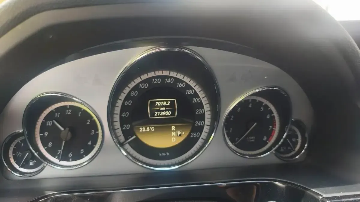 Gebraucht Mercedes E200 184 PS (135 kW) 2012 Grau Limousine