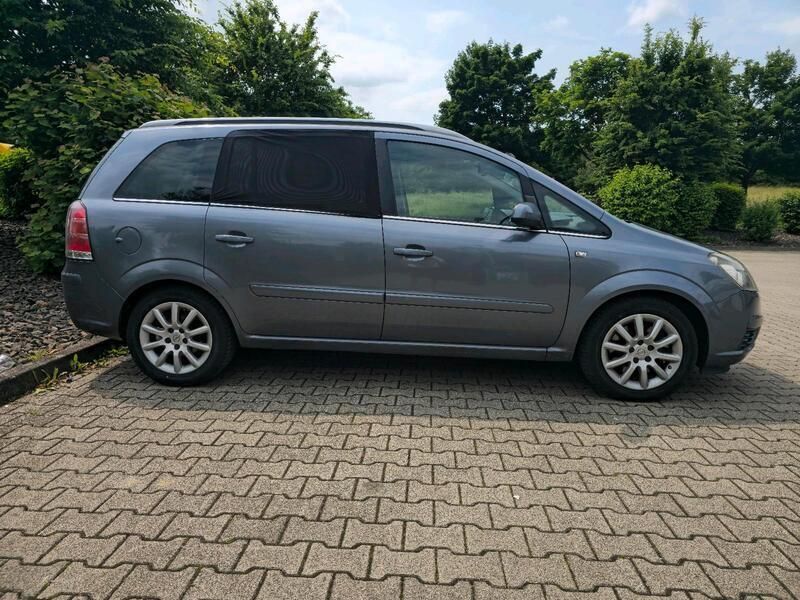 Grün Gebraucht 2006 Opel Zafira Van / Kleinbus | 2.100 € (Guter Preis) - Bild 1/4