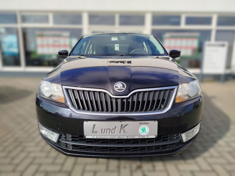 Schwarz Gebraucht 2013 Skoda Rapid Ambition Limousine | 7.690 € (Etwas zu teuer) - Bild 1/4