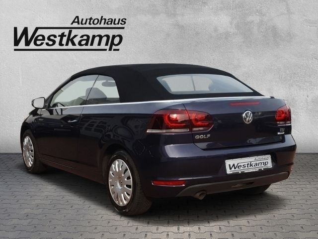 Gebraucht VW Golf Cabriolet Basis 105 PS (77 kW) 2015 Violet Cabrio