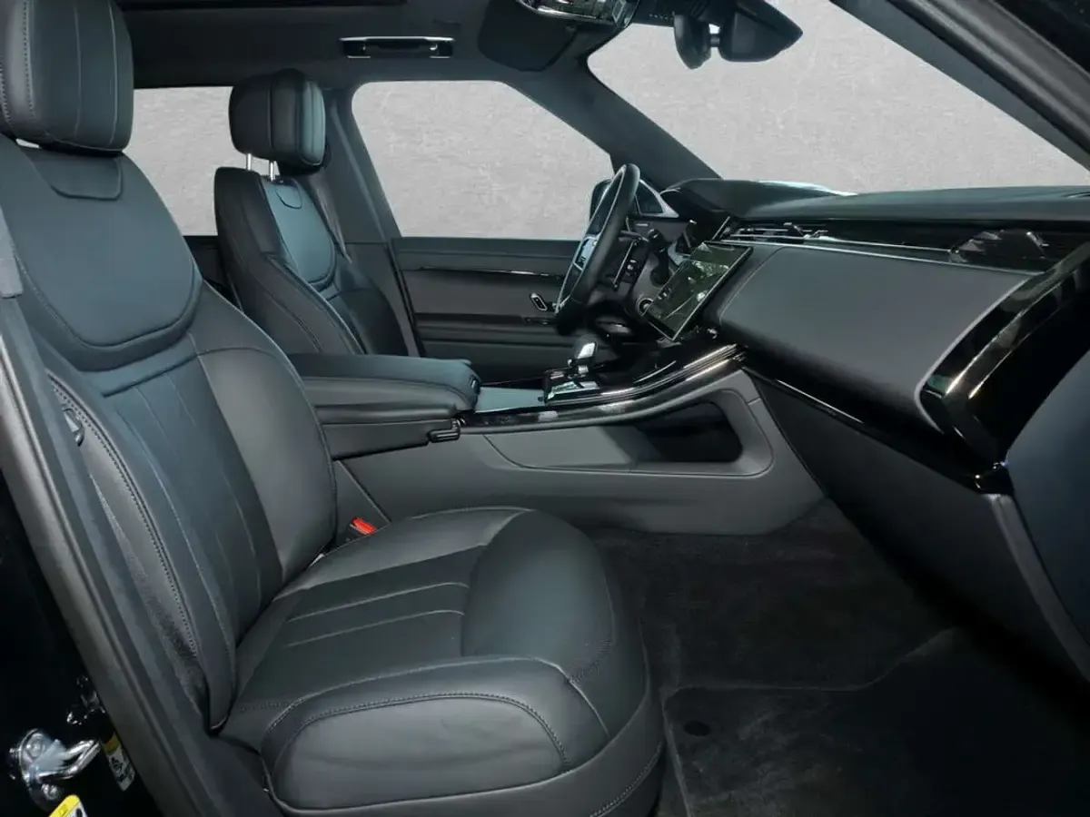 Gebraucht Land Rover Range Rover Sport SE Dynamic 460 PS (338 kW) 2025 Santorini black SUV