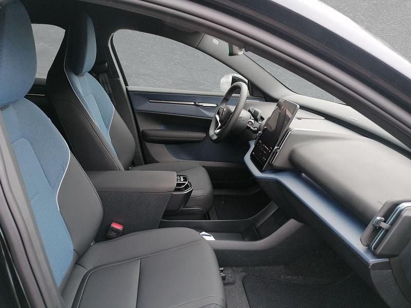 Neu Volvo EX30 Plus 200 kW (272 PS) 2026 Onyx black SUV